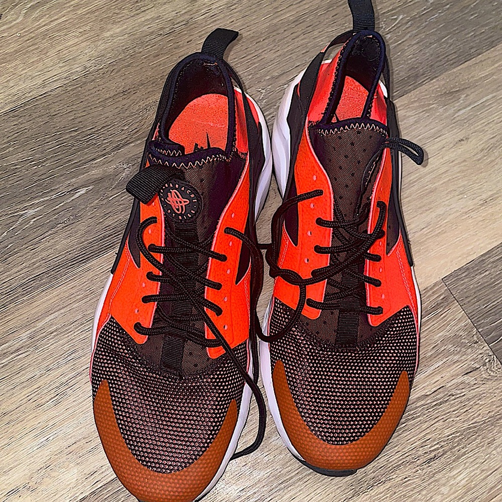 Nike Air Hurache - image 1